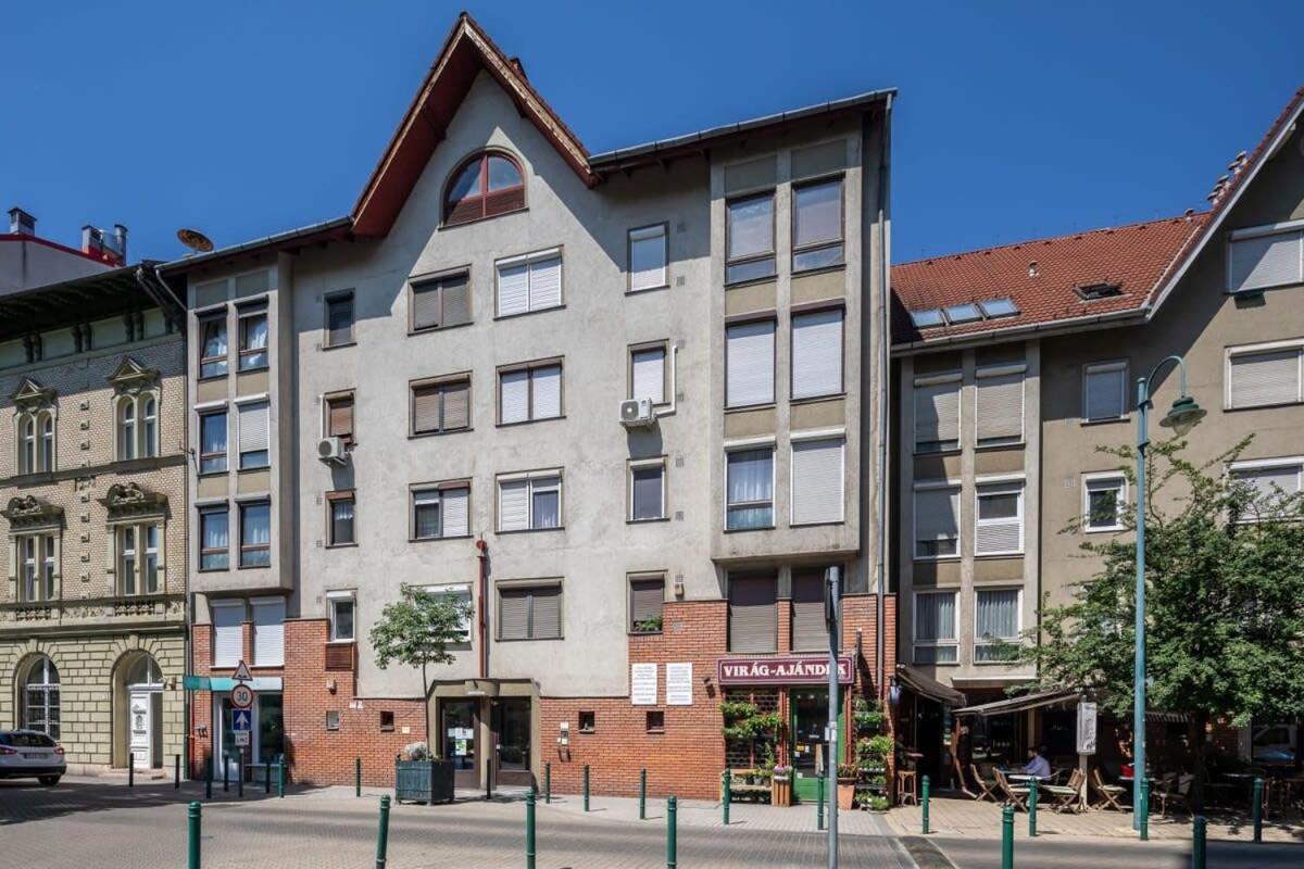 Sunny Balcony - Cute And Cozy Apartment Budapest Bagian luar foto