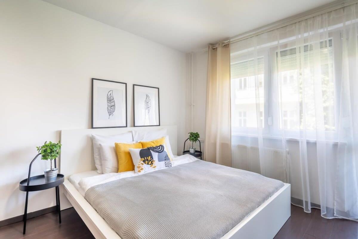 Sunny Balcony - Cute And Cozy Apartment Budapest Bagian luar foto