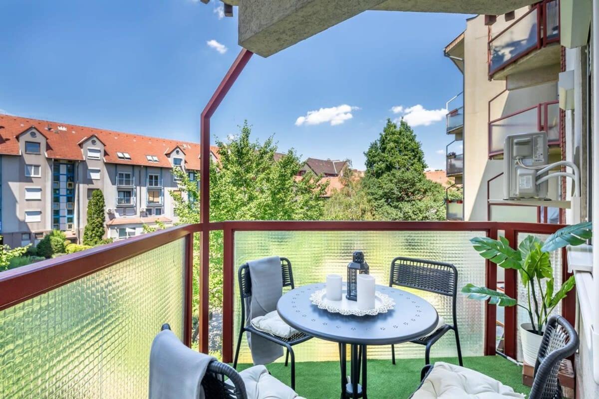 Sunny Balcony - Cute And Cozy Apartment Budapest Bagian luar foto